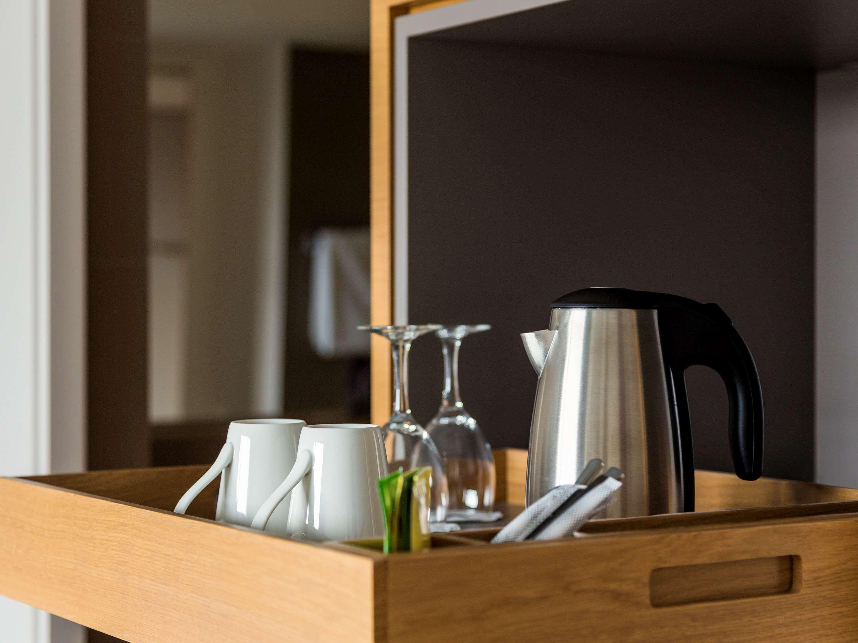 Pullman Basel Europe Hotell Exteriör bild