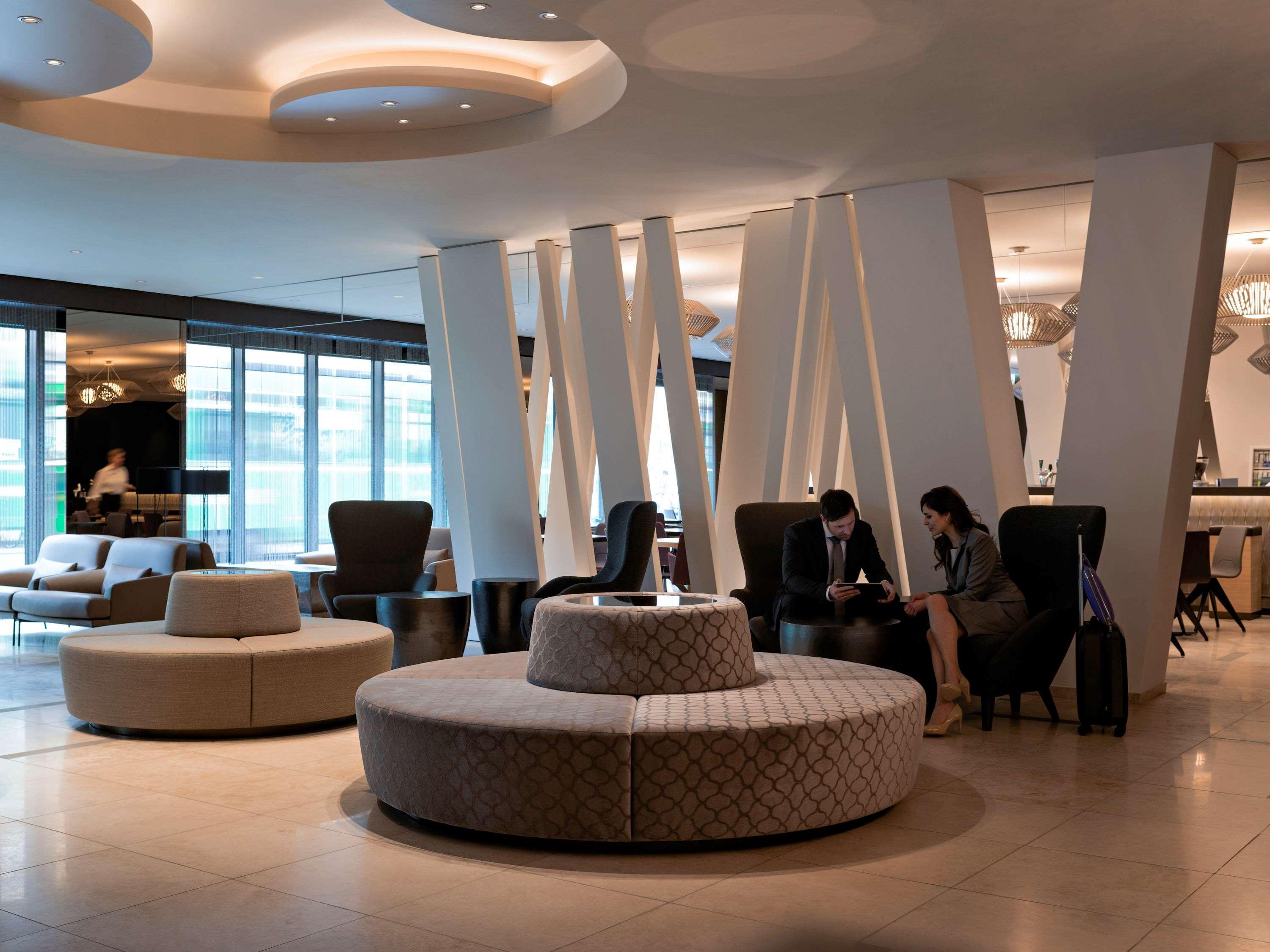 Pullman Basel Europe Hotell Exteriör bild