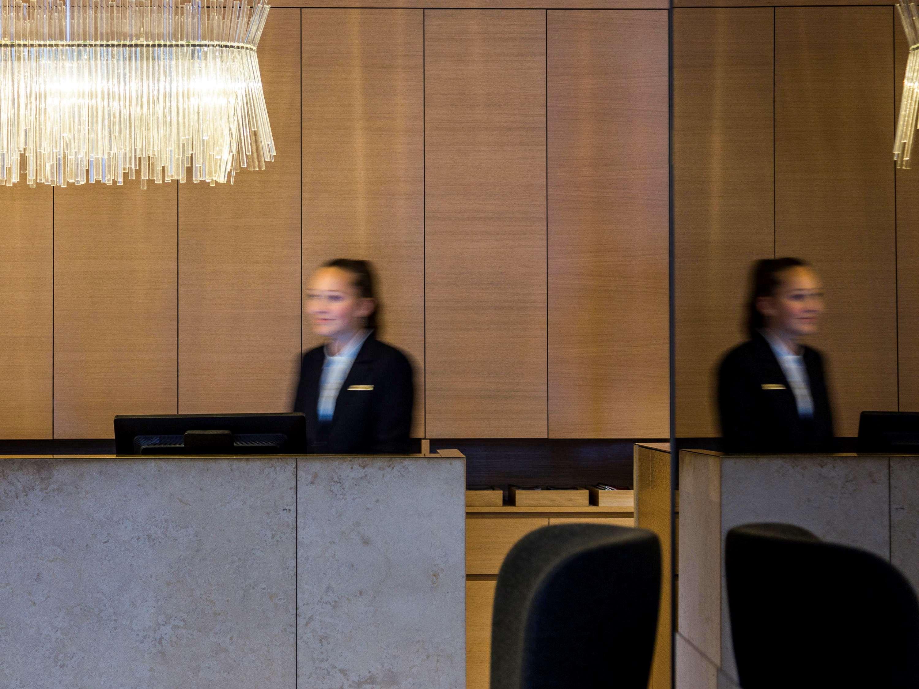 Pullman Basel Europe Hotell Exteriör bild