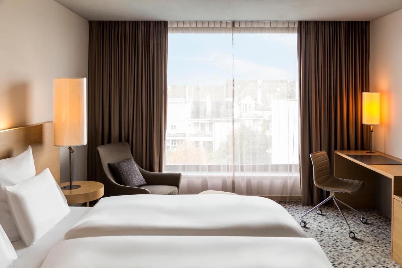 Pullman Basel Europe Hotell Exteriör bild